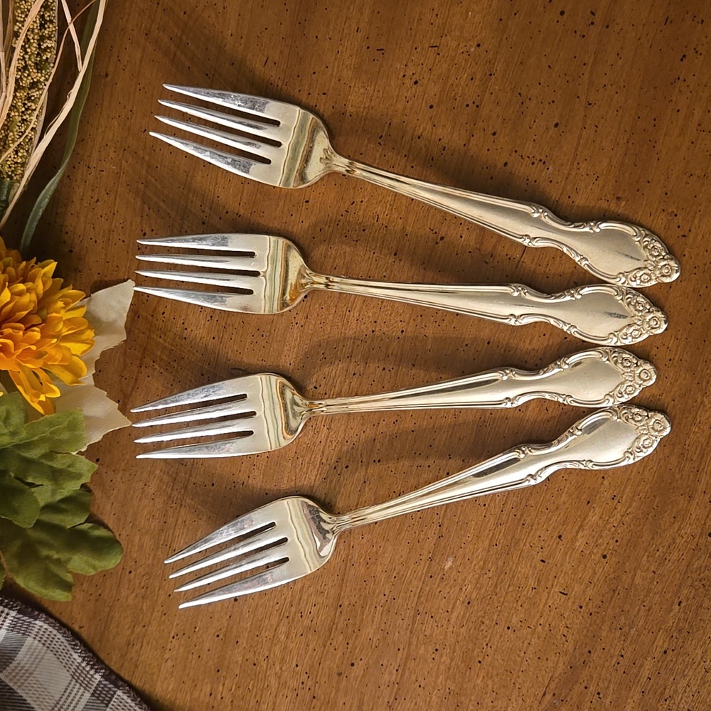 Vintage Rogers & Bro Silverplate Silvery Mist cake forks x4